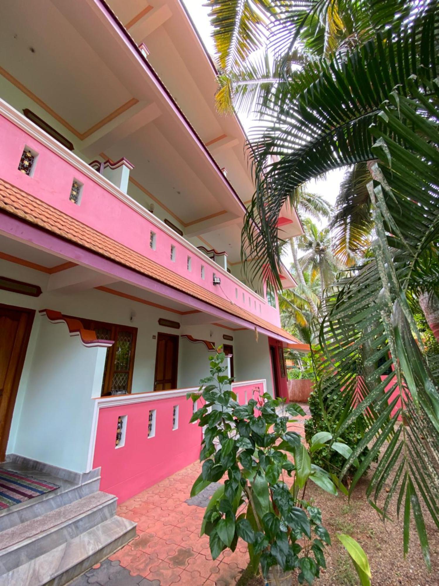 Hotel Packbag Comfort Bed & Breakfast à Kovalam Extérieur photo