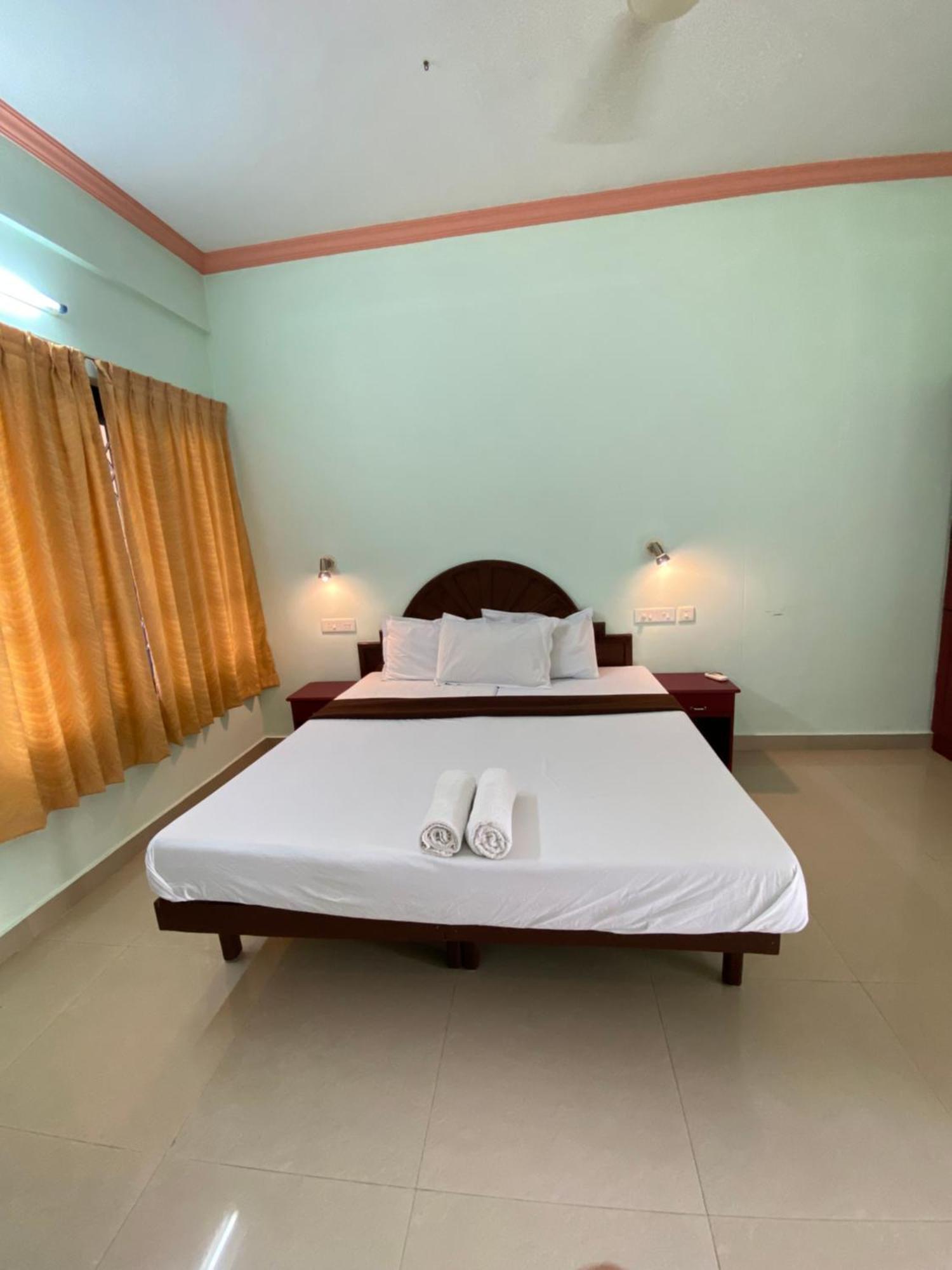 Hotel Packbag Comfort Bed & Breakfast à Kovalam Extérieur photo