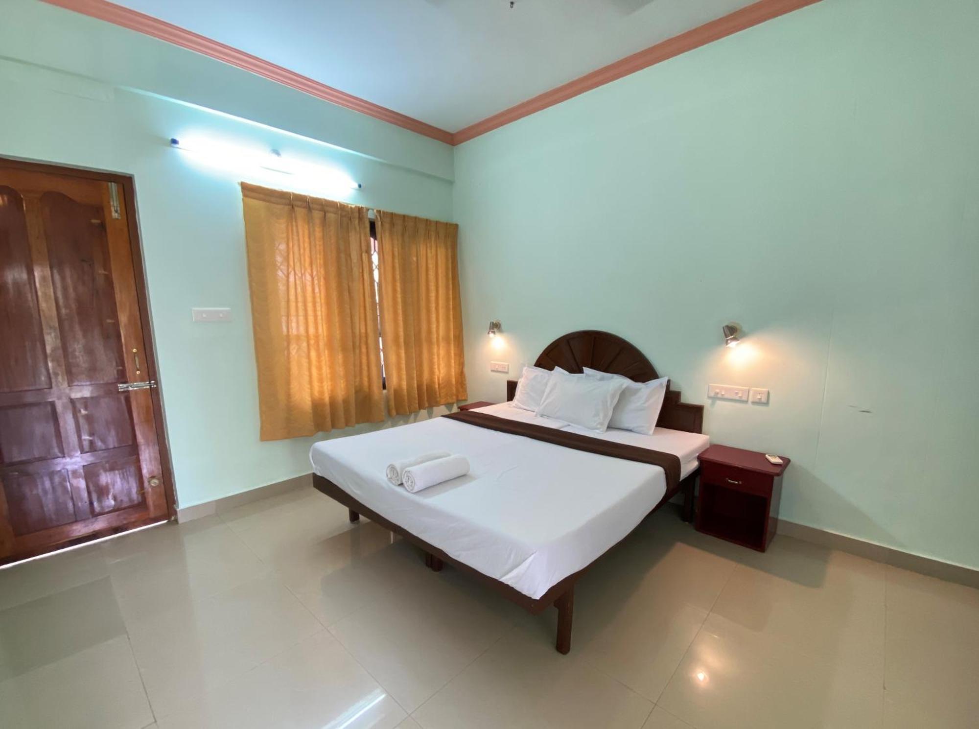 Hotel Packbag Comfort Bed & Breakfast à Kovalam Extérieur photo