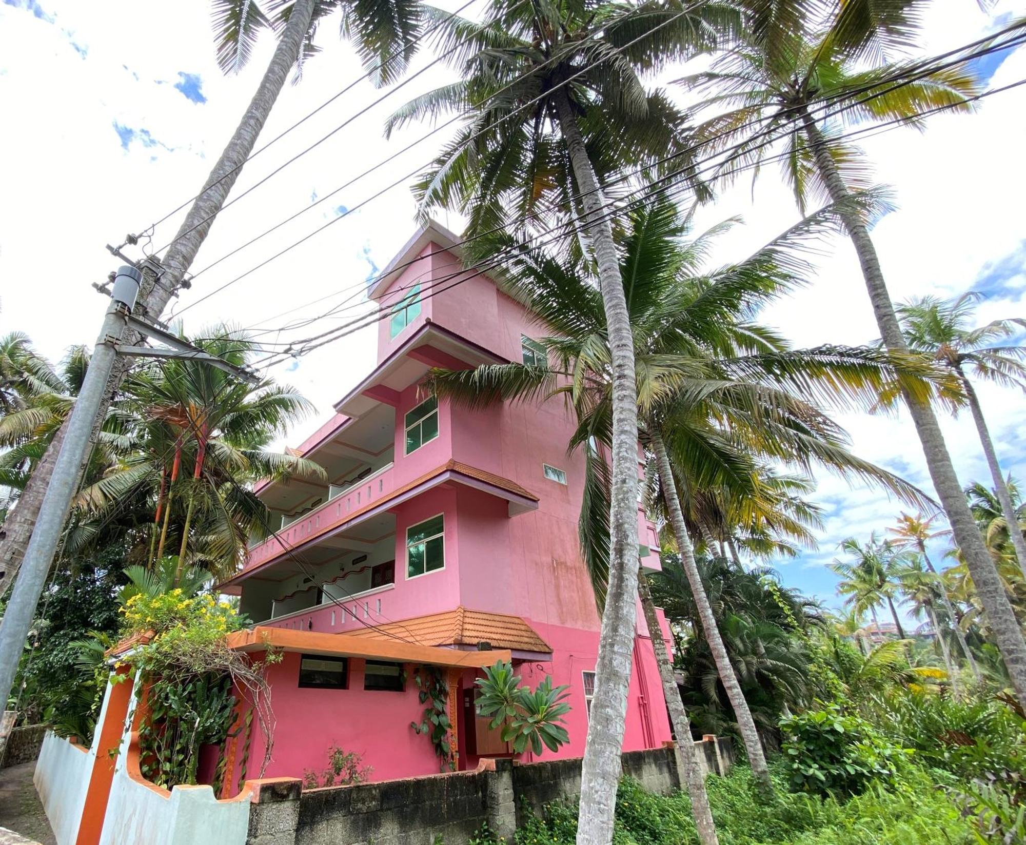 Hotel Packbag Comfort Bed & Breakfast à Kovalam Extérieur photo